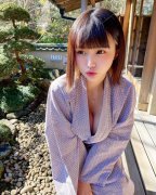 童颜萌妹みもれもん诱惑力全开不怕羞！事业线有诚意！