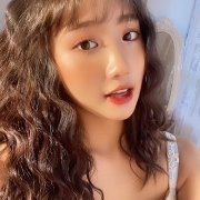精致五官清纯满分！越南嫩模Huyen.204皮肤白皙水润！